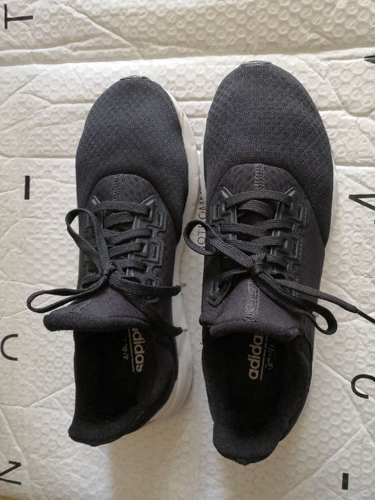 购于八佰伴阿迪鞋子！保正！请看好尺码拍！售...