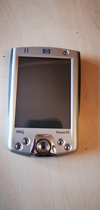怀旧HP pocket pc 没有充电线了...