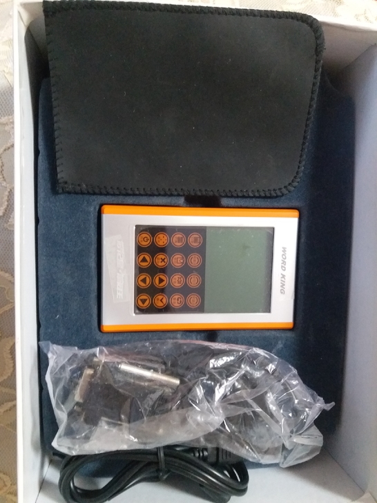 低价转让一套外语学习机。