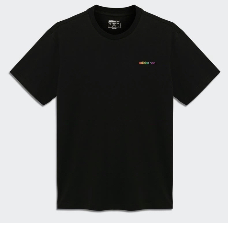 阿迪达斯T恤黑色