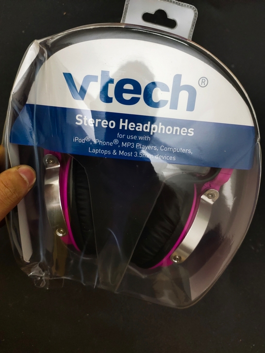 品牌耳机全新未拆封，但是应该是各种老化了，...