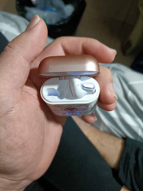 森麦zct3，魔鬼鱼tws耳机，只有右边和...