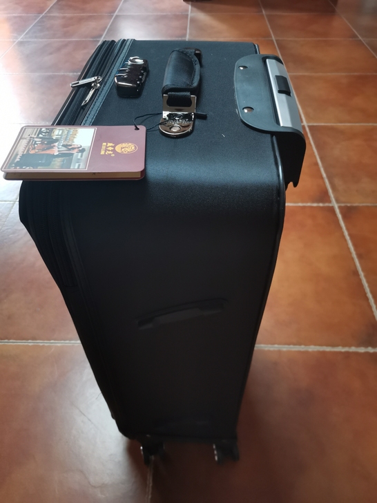 全新旅行拉杆箱,孩子上学多买了一个,这个就...