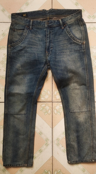 LEE复古重磅矿工牛仔裤。