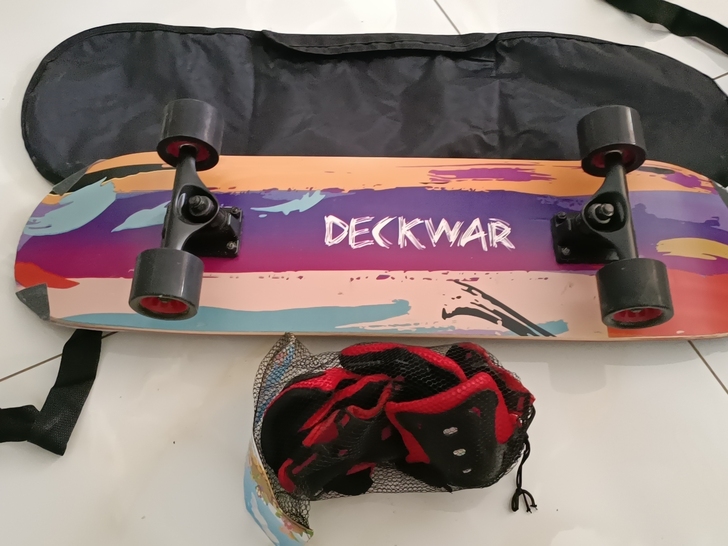deckwar品牌
