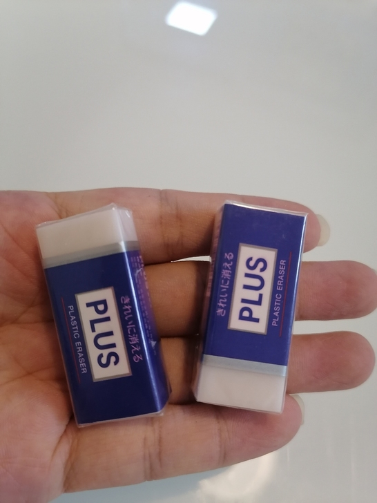 PLUS 橡皮擦、固体胶，全新带包装，4元...