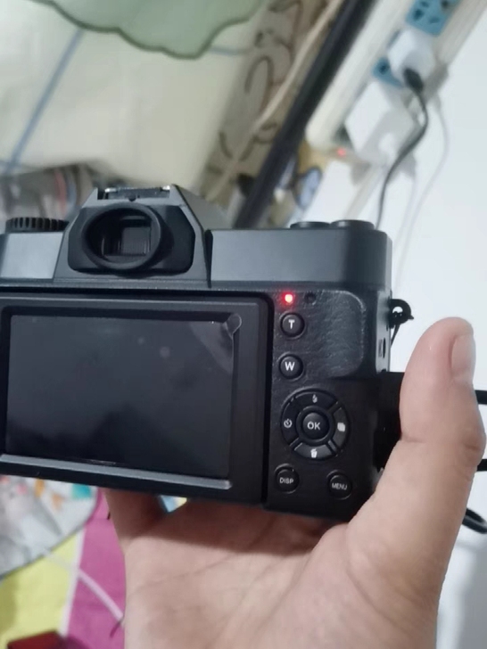 出售一台全新J60高清数码照相机学生入门级...