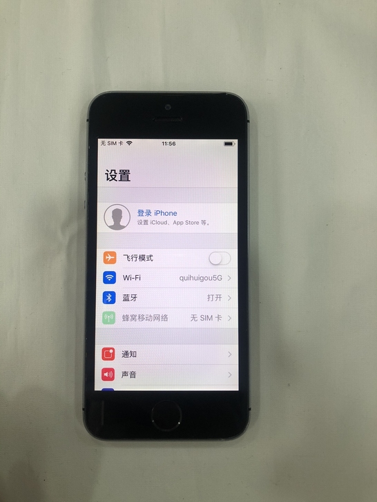 苹果5s，16g内存，黑色款