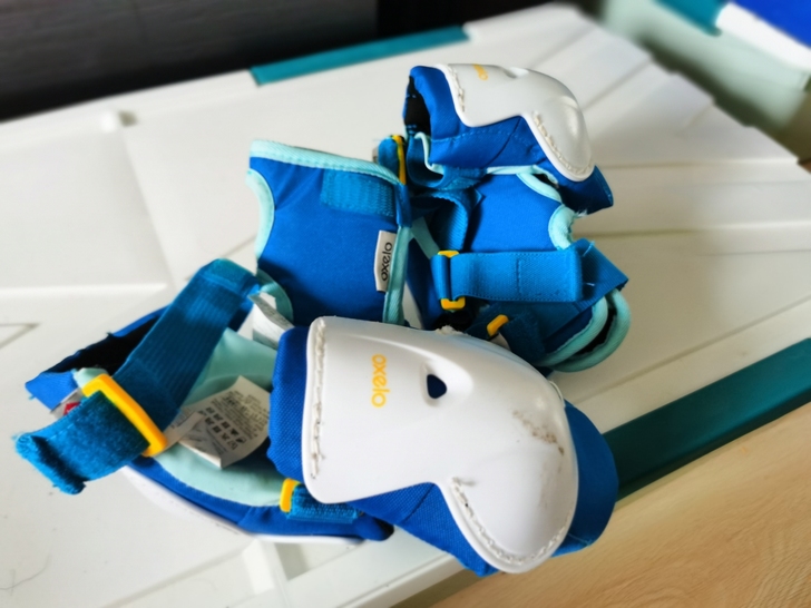 迪卡侬。运动护具