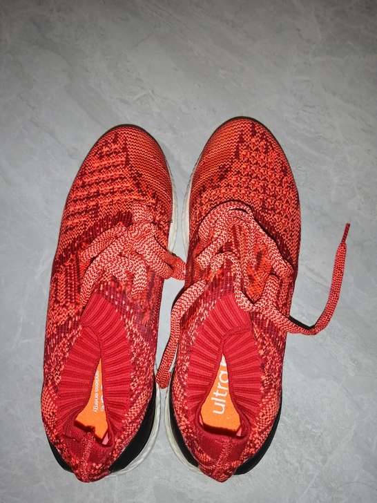 全新阿迪运动鞋奥特莱斯购入，41码不刀包邮