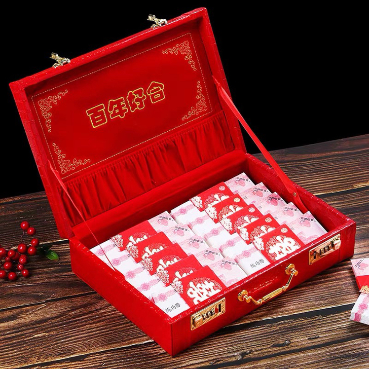 红色玫瑰纹 结婚订婚盒子 9.99999...