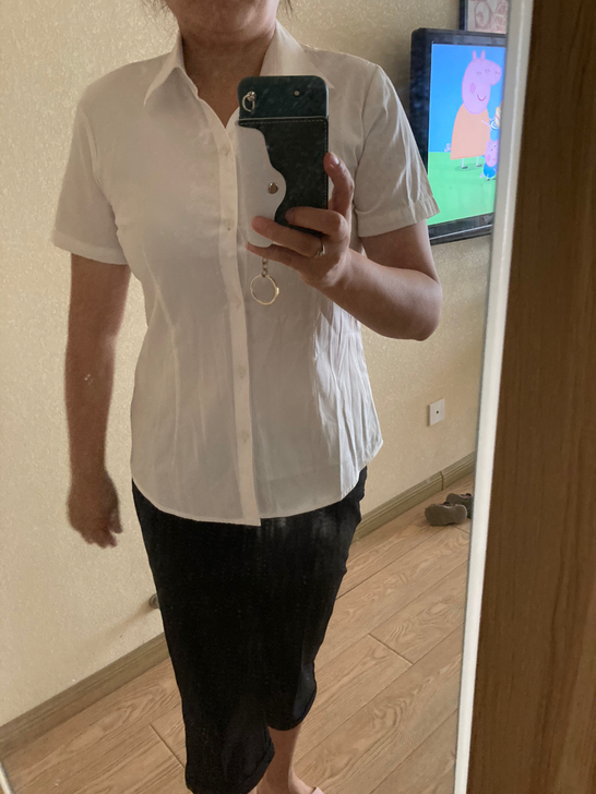 女士白衬衣 收腰圆下摆，颁奖穿过一次，就闲...