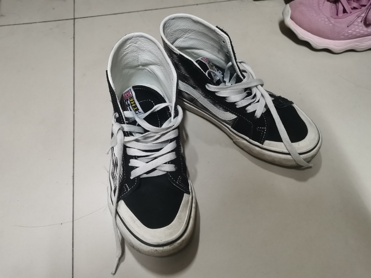Vans,没下过水,官店入,盒子和凭证都在...
