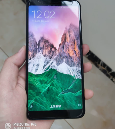 红米5plus， 3+32 miui9.0...