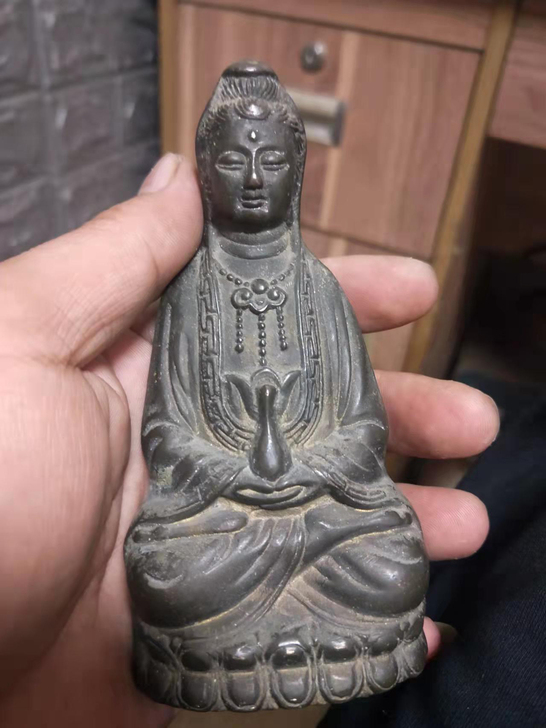 铜佛像