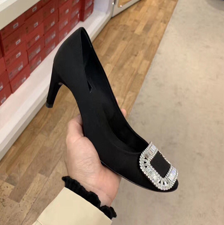 三十而已王漫妮同款鞋欧洲站绸缎细跟单鞋女方...