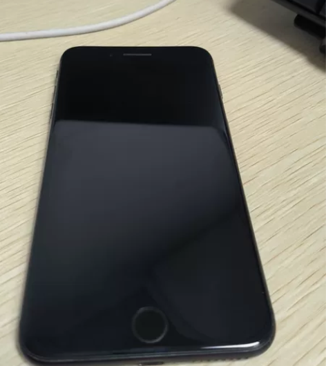 iPhone 8 Plus64g无磕碰，使...