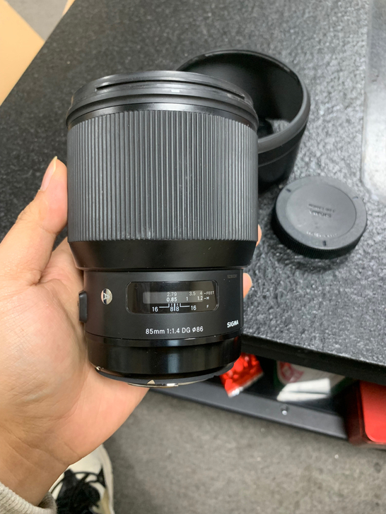 适马 85mm f/1.4 DG HSM ...
