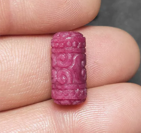 天然红宝石回纹桶珠，宝石晶体结构好，颜色飘...
