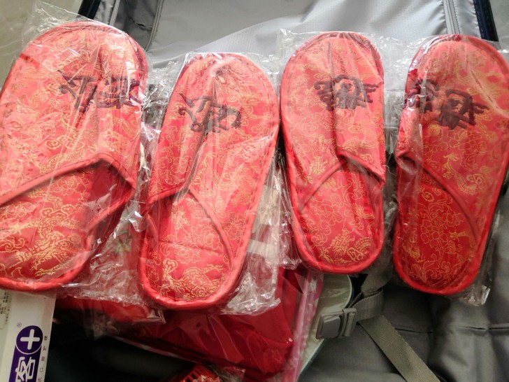 结婚留下好多物品,基本都是新的,放在箱子里...