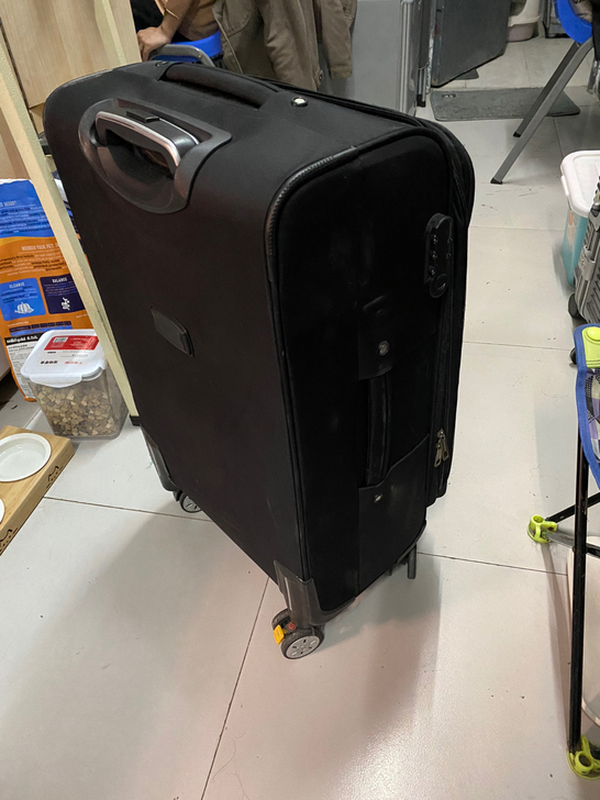 换行李箱了 旧的不需要了 五十出 可刀 不...