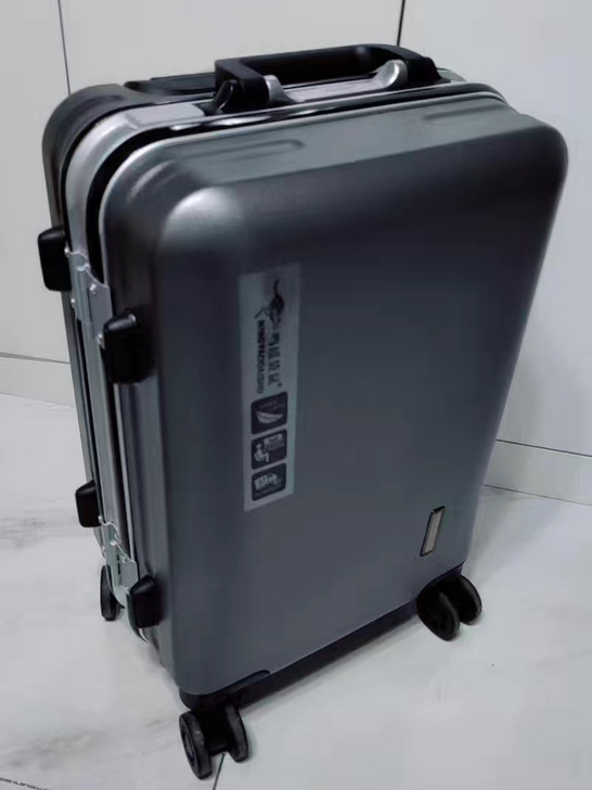 店铺搬迁 全新 高端24寸正品铝框万向轮2...