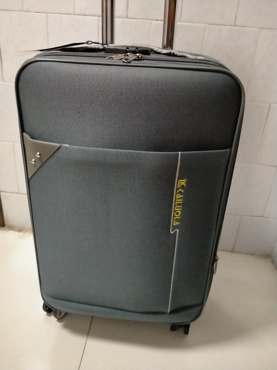 箱包旗舰店不干了，清库存，皮箱牛津布万向轮...