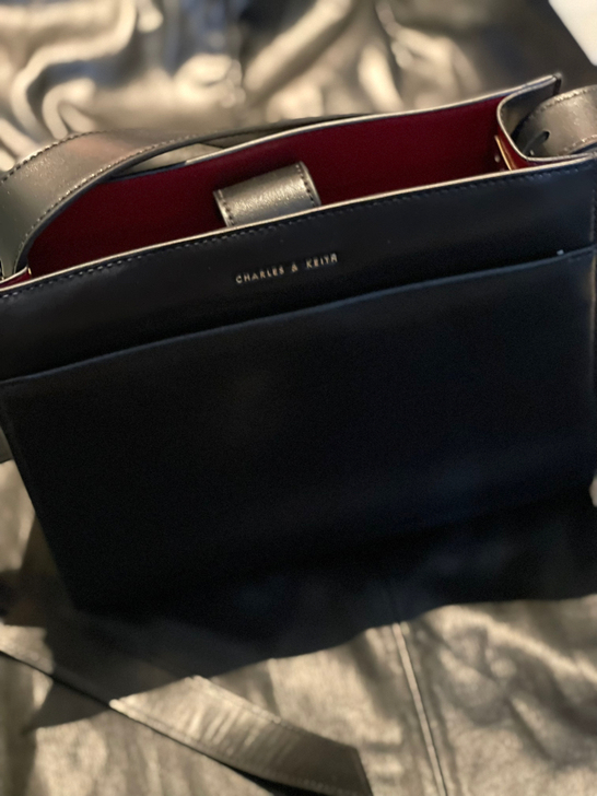 CHARLES＆KEITH黑色包包