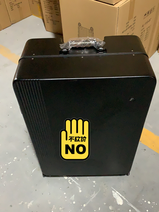 全新纯pc材质窄框拉杆箱28寸一个，最后一...