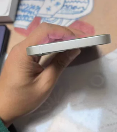 iPhone 12 128G 白色 国行官...