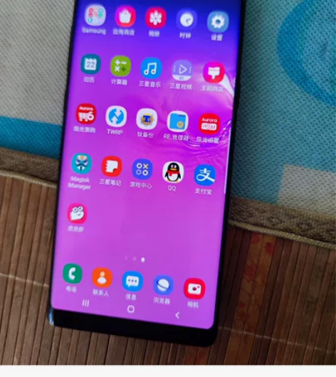 三星note8 6+256g版本，边框磕碰...