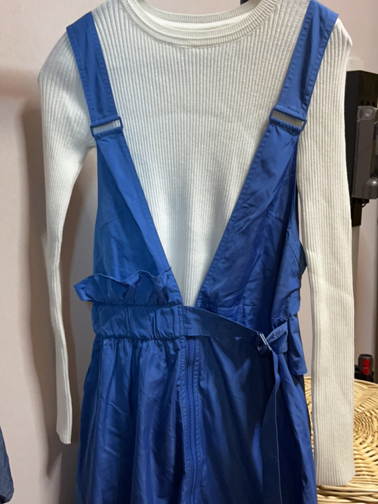 背带裙一套，羊毛衫裙子