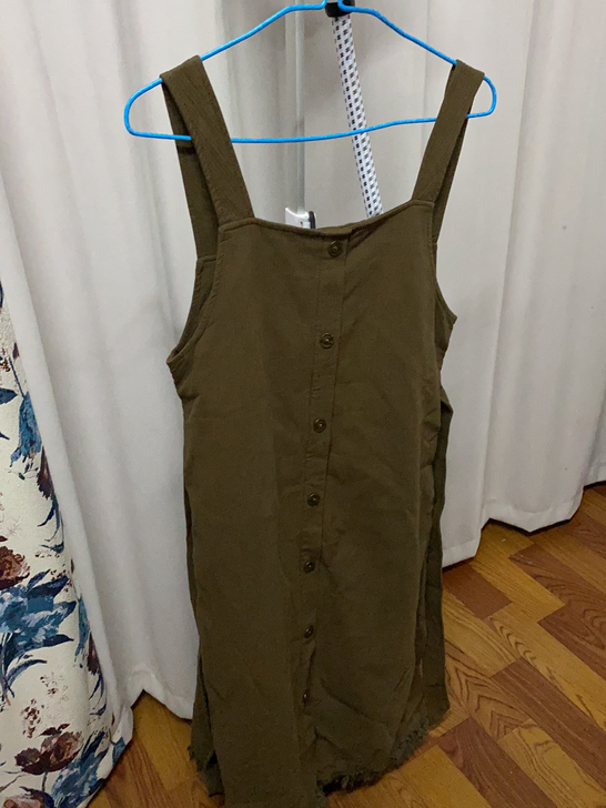 低价出 背带裙 均码 还挺厚的 没穿过 全...