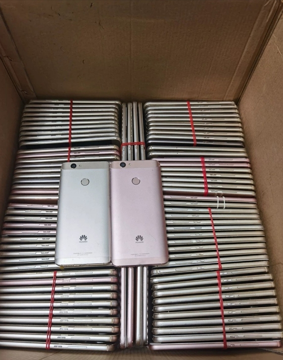 二手手机华为nova高配4+64g运行流畅...