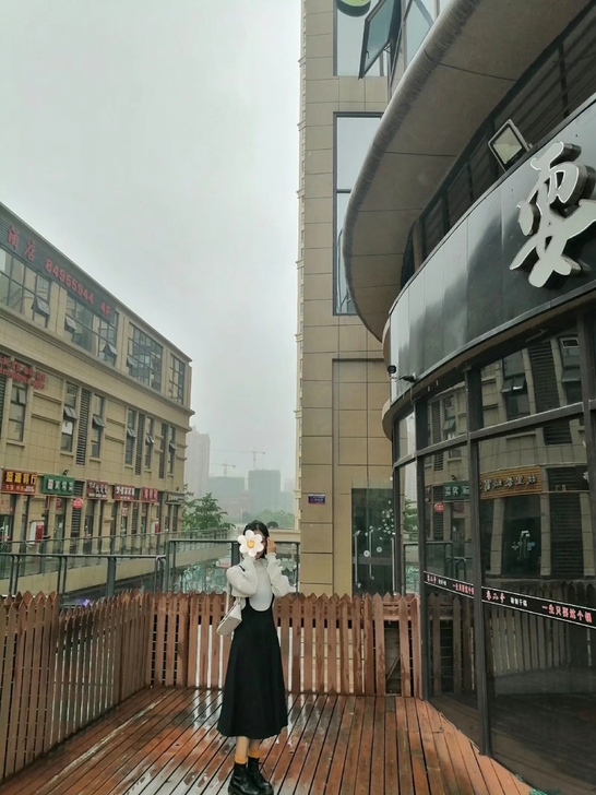 复古法式收腰气质连衣裙秋季中长款黑色背带裙女