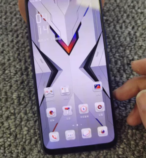 “可换机″努比亚play-5g版有游戏肩键...