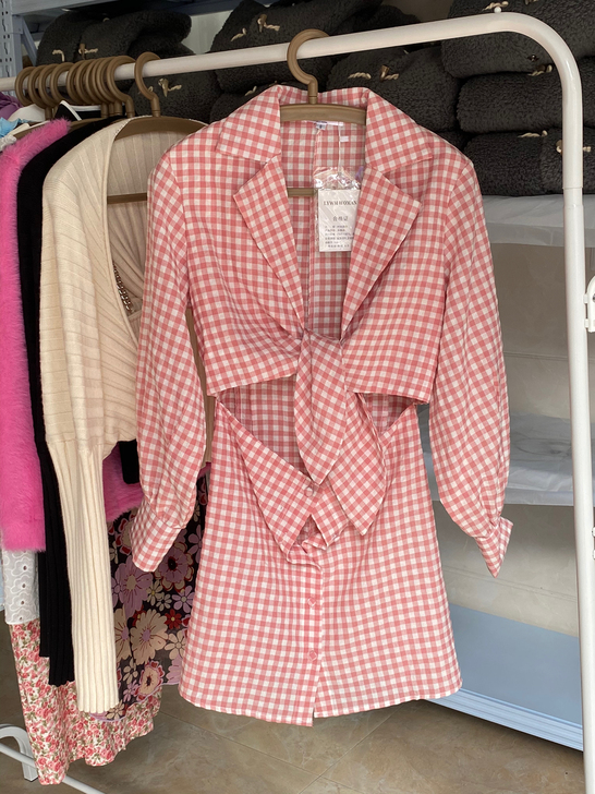 甜美度假风格纹系绳镂空衬衫裙高腰连衣裙 S...