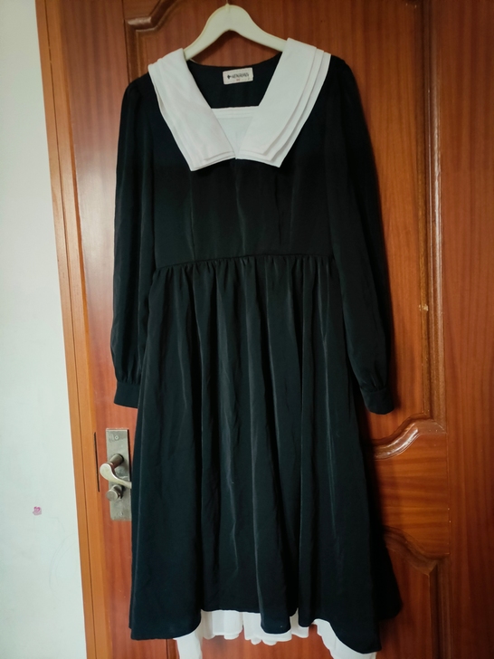 海军领 黑色长裙，上身有气质，仅过水了一次...