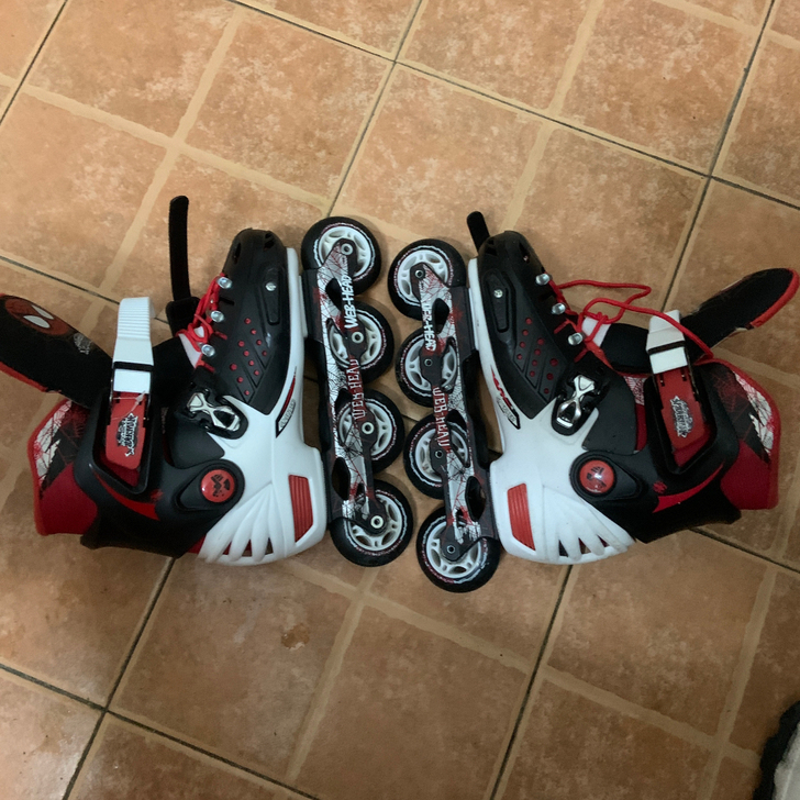 mesuca溜冰鞋四轮 全新