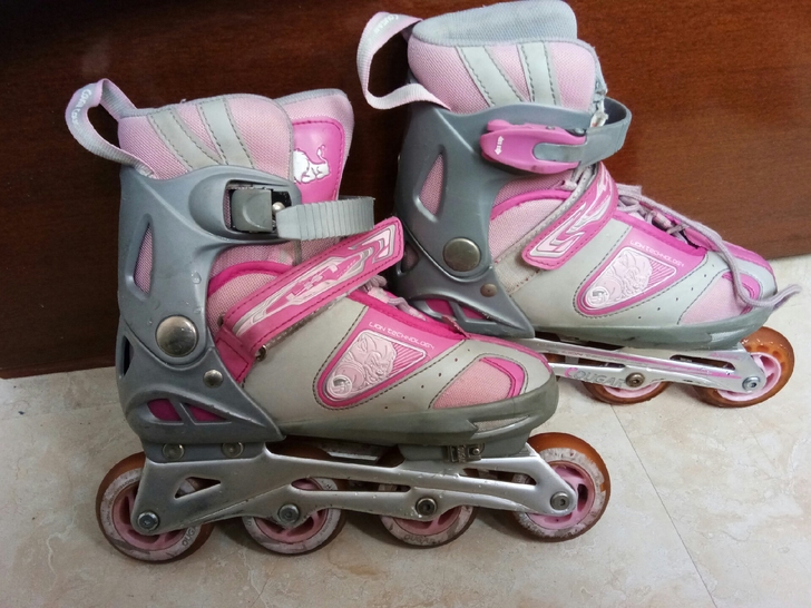 美洲狮轮滑鞋。8成新，名牌，穿上非常舒适，...