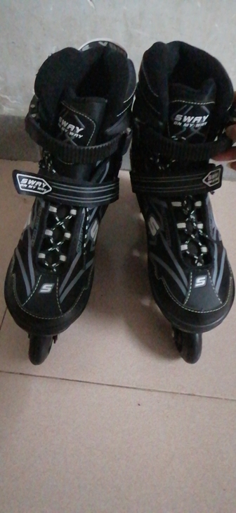 转手原因 家里小孩买了没有用过，只有鞋子了...