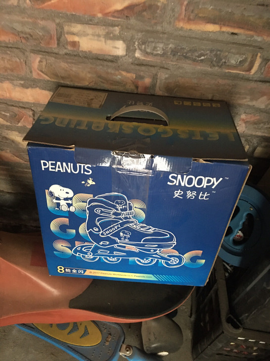 闺女小时候玩的轮滑鞋，适合3到8岁孩子，给...