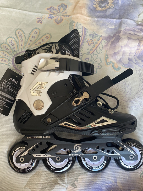 买了一次没穿过 商标还在 全新