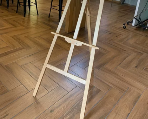 全新实木质画架，1米75左右高，也可用作婚...