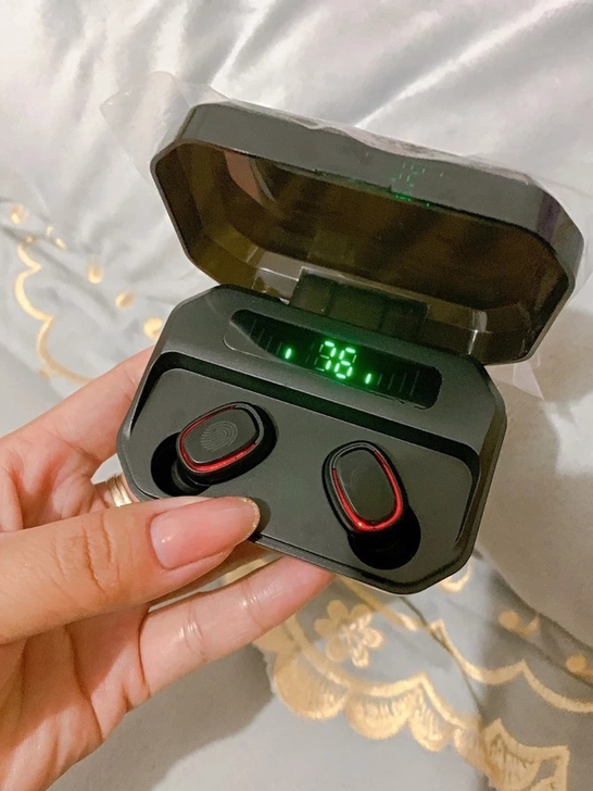 商店转业,清仓处理十几台千元音质耳机无线蓝...