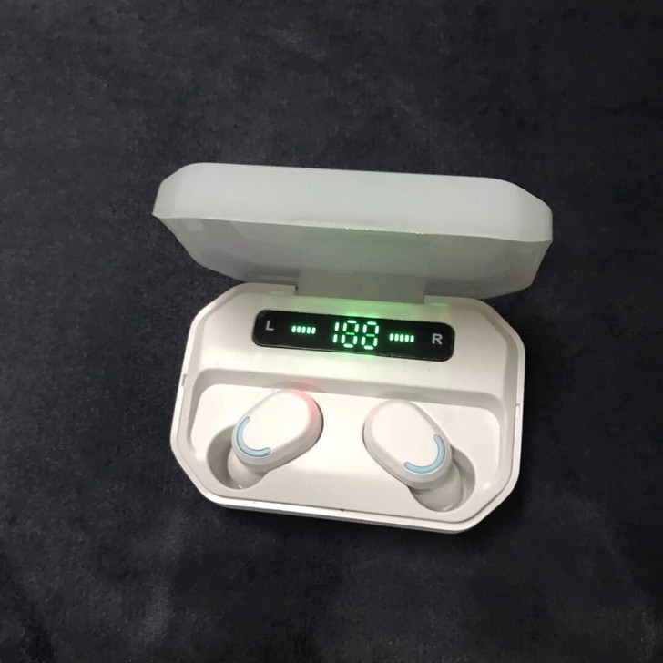 闲置了几个蓝牙耳机,全新未拆封,包邮到家