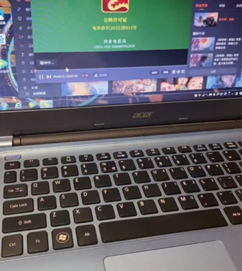 宏基笔记本，配原装充电器，屏幕外观无损坏，...