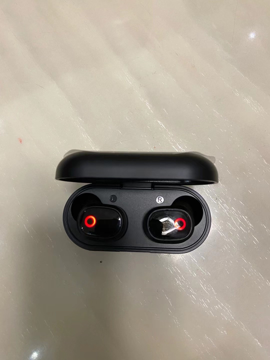 现有一批蓝牙耳机低价出售，全新进口29.9...