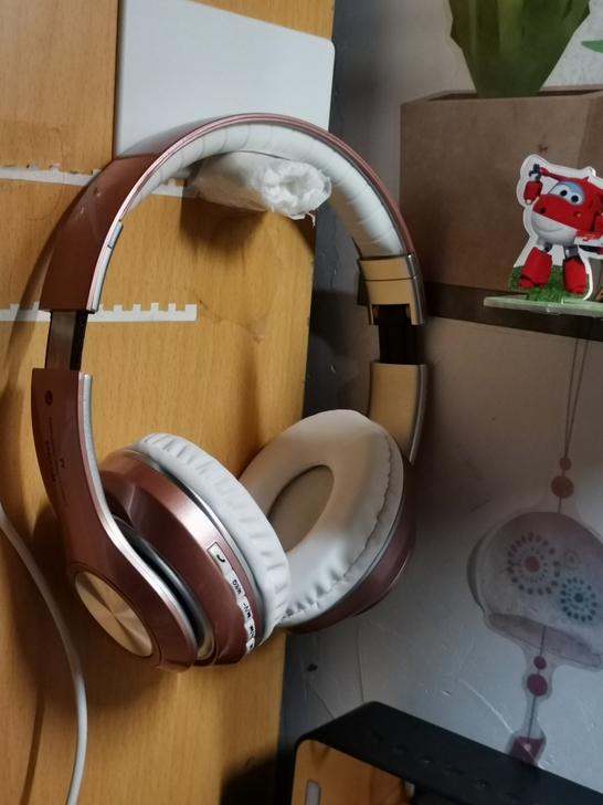 出这个蓝牙耳机，很好，舒适，绝对能把你的大...