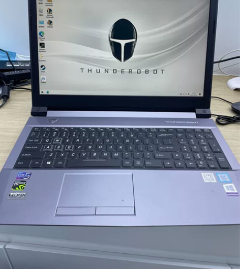 雷神911ST  I7-8750H  8G...